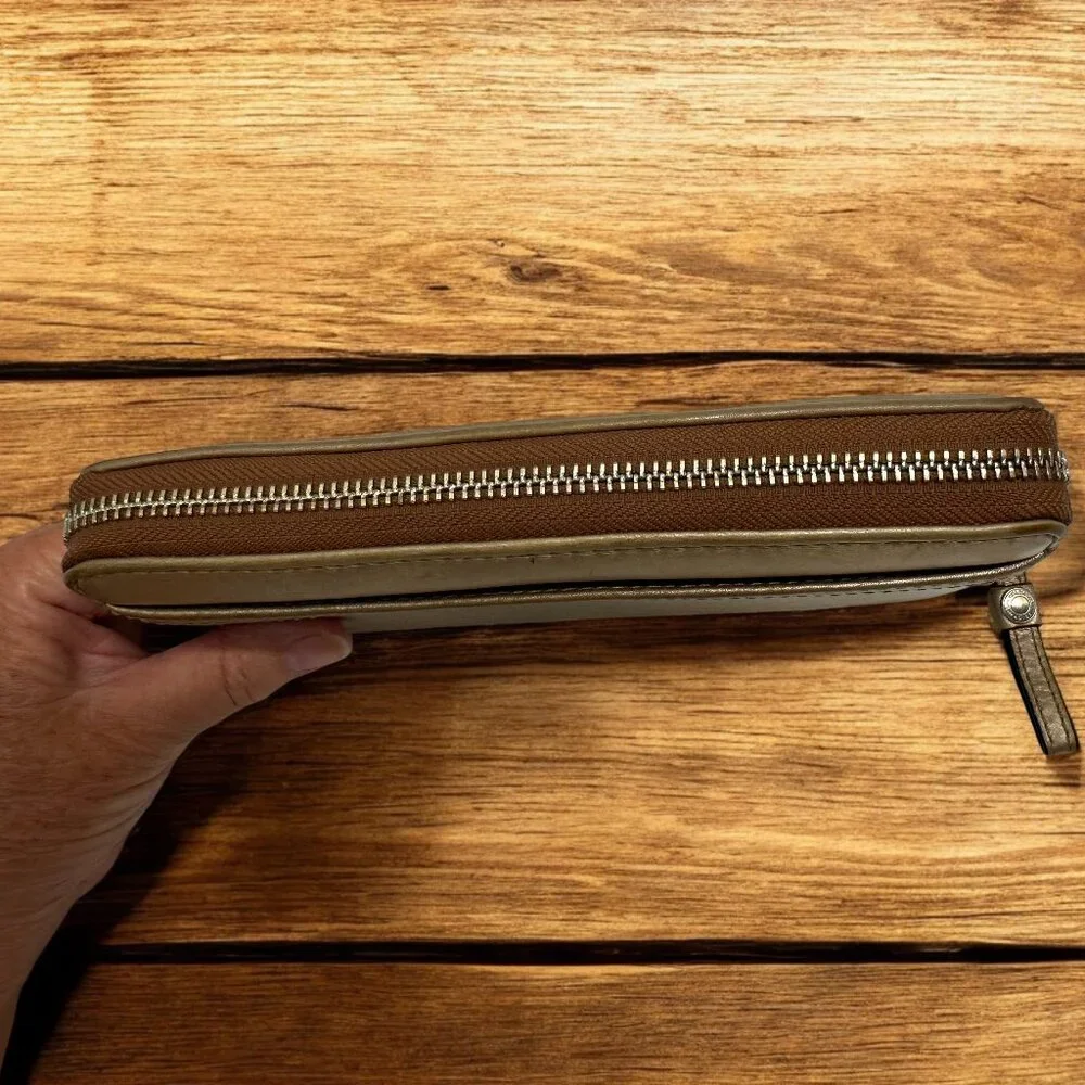 Coach Pale Metallic Gold Zip Around Vintage Leather Wallet - Picture 4 of 13